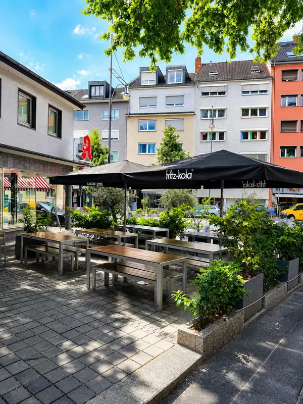 Dominion Food Revolution – Terrasse und Außengastronomie am Grüneburgweg Frankfurt