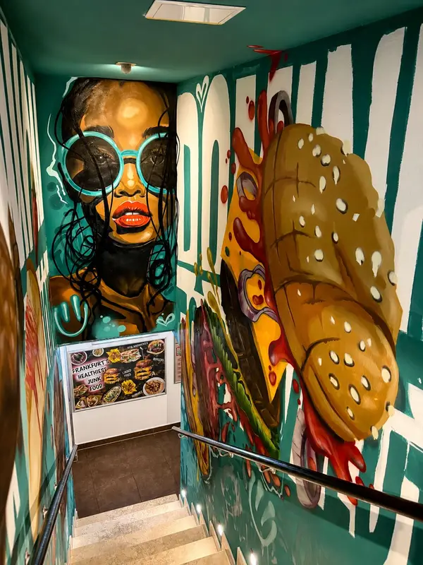 Dominion Food Revolution Wandbild Mural Frankfurt